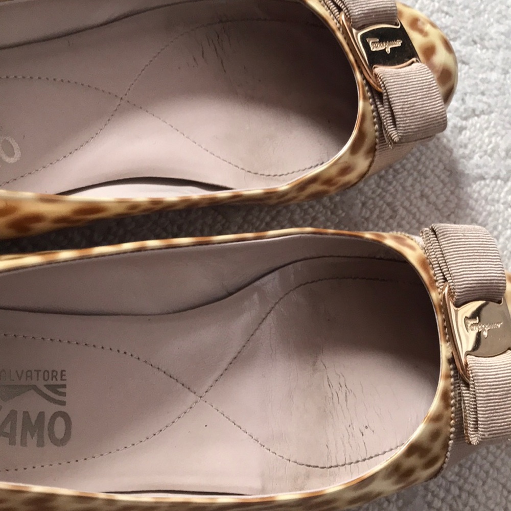 Ferragamo Leopard Print Patent Leather Varina Flat - Picture 6 of 6